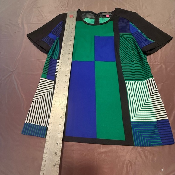 Vince Camuto Colorblock Black/Blue/Green/White Geometric Short Sleeve Blouse SP - Picture 9 of 11